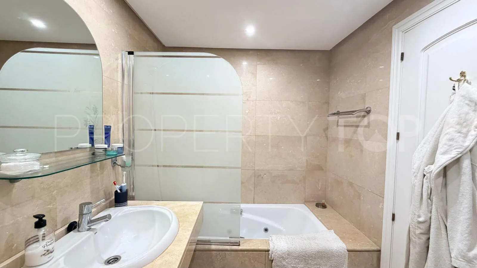 Apartment for sale in Duquesa Village