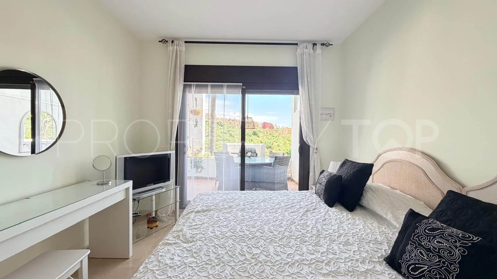 Apartment for sale in Duquesa Village