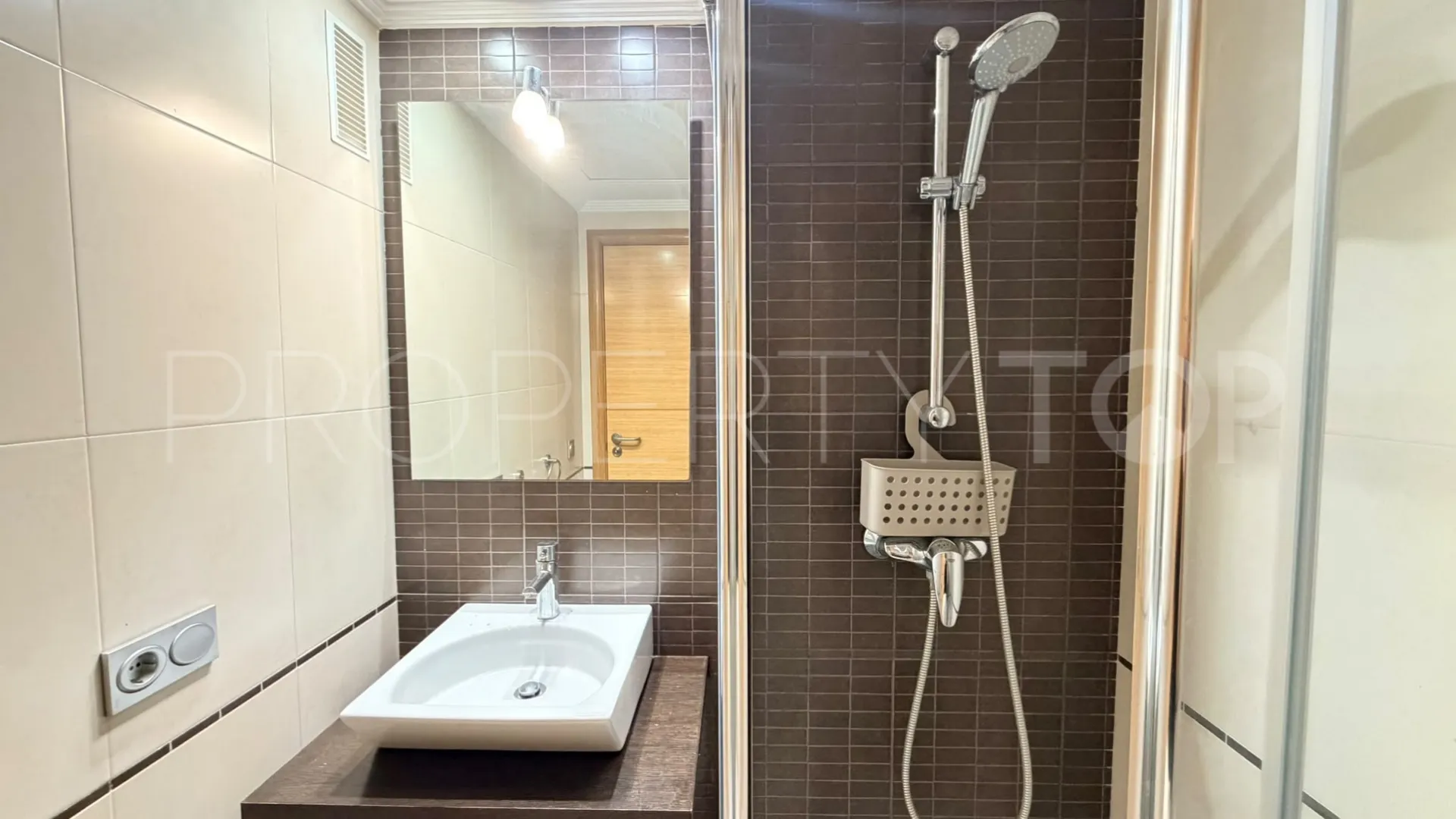 Apartamento de 2 dormitorios en venta en Princesa Kristina