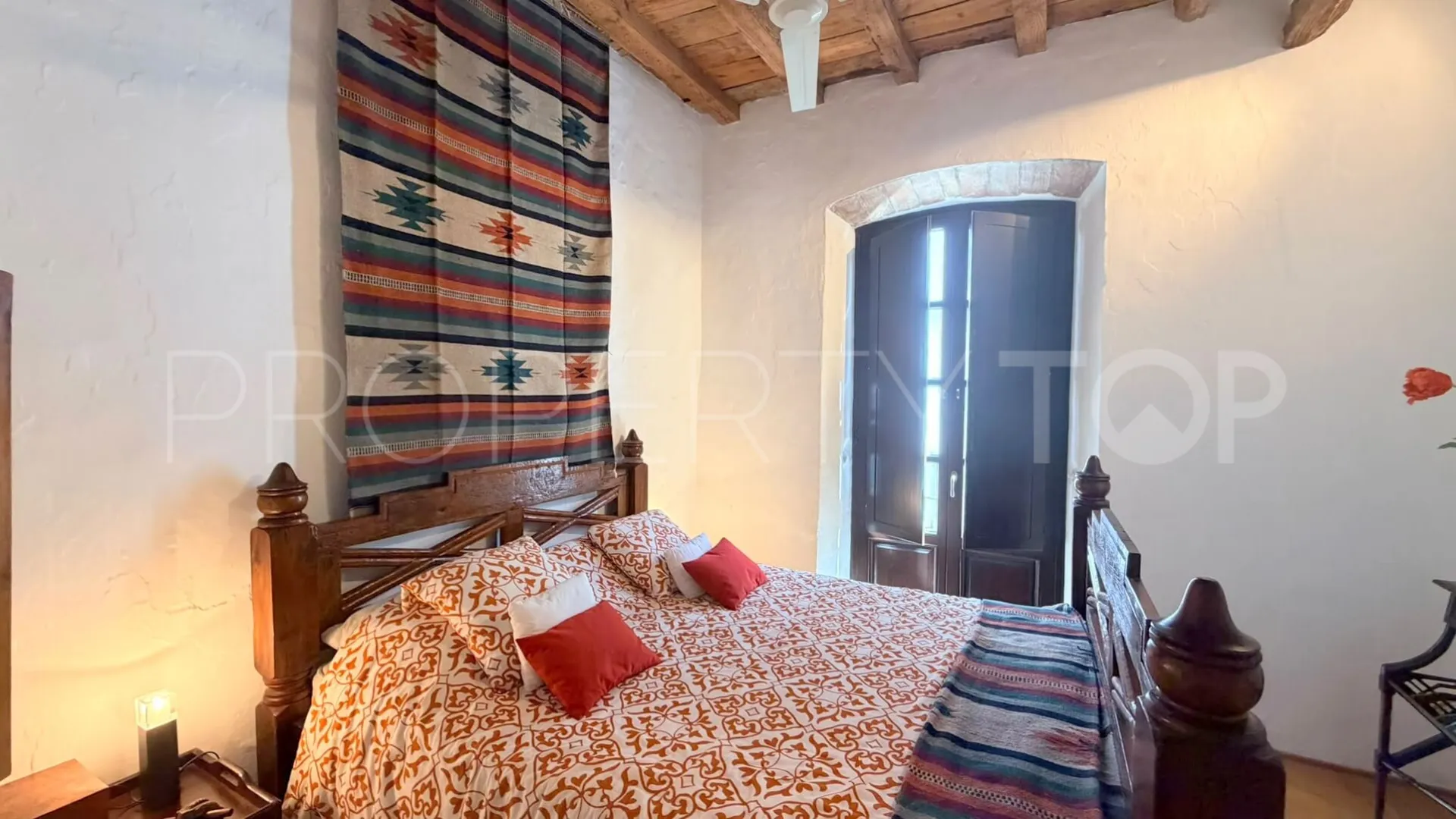 For sale town house in Casares Pueblo