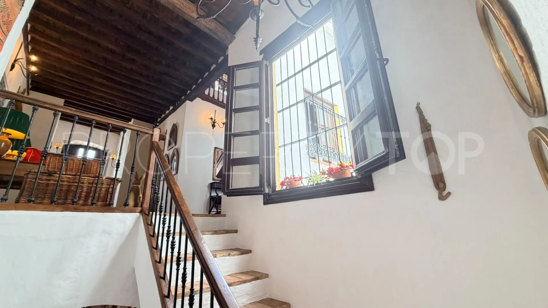 For sale town house in Casares Pueblo