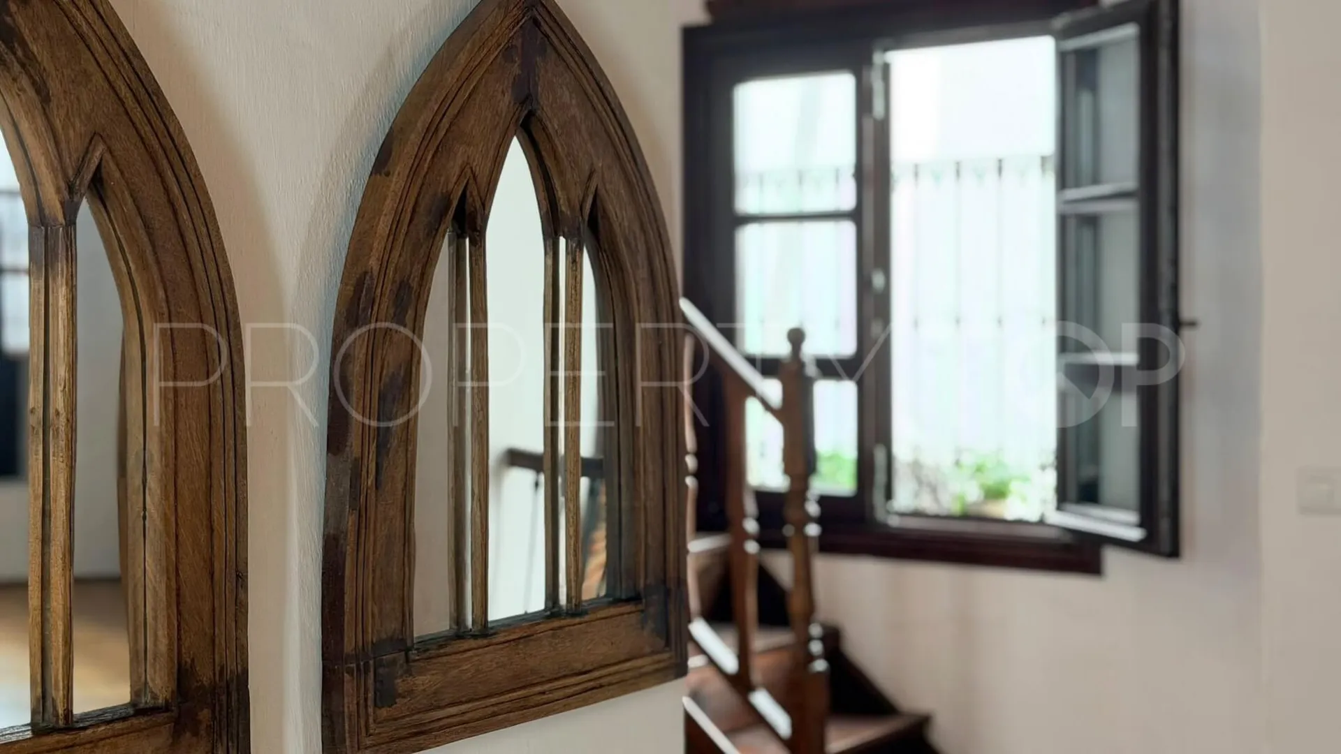 For sale town house in Casares Pueblo