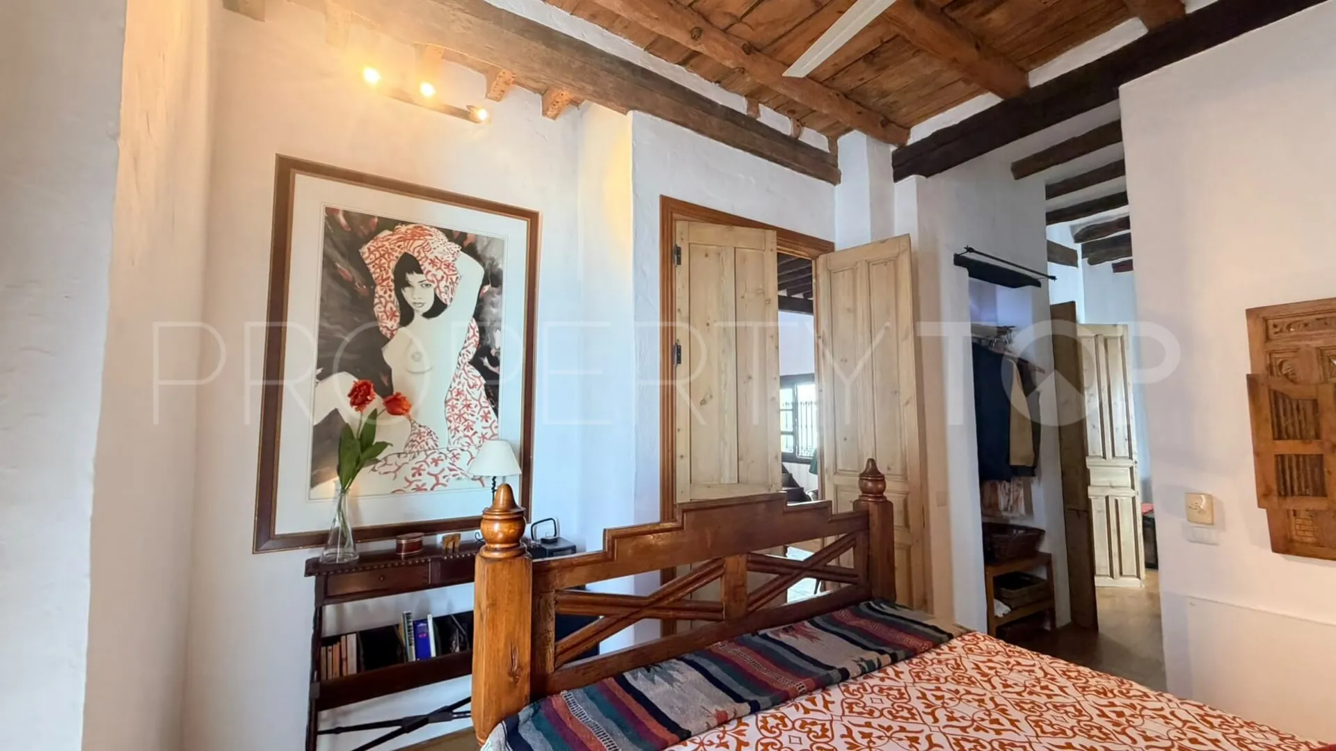 For sale town house in Casares Pueblo