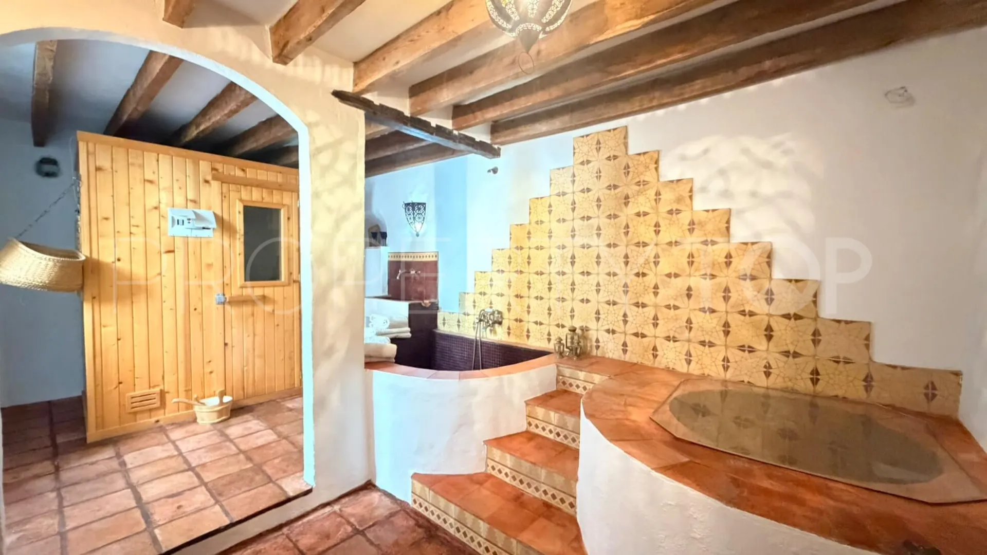 For sale town house in Casares Pueblo