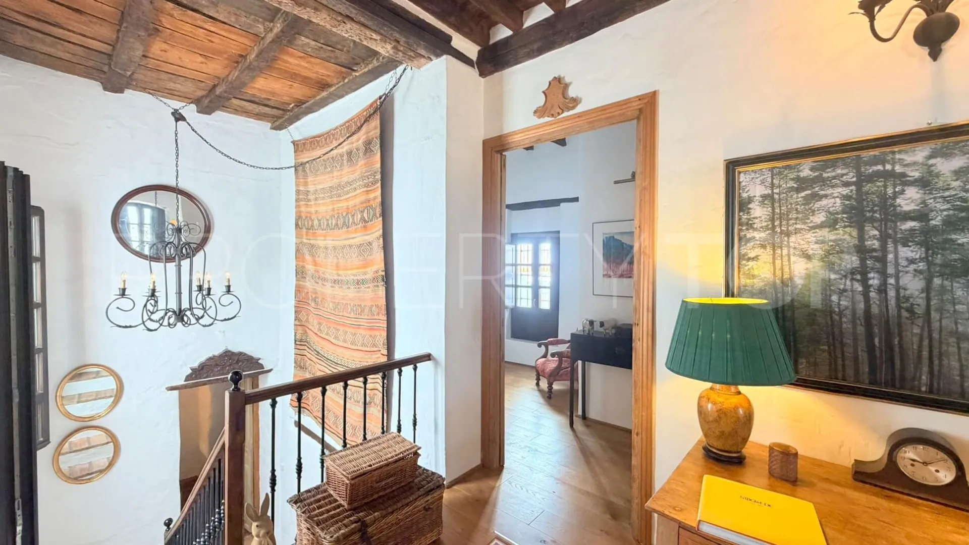 For sale town house in Casares Pueblo