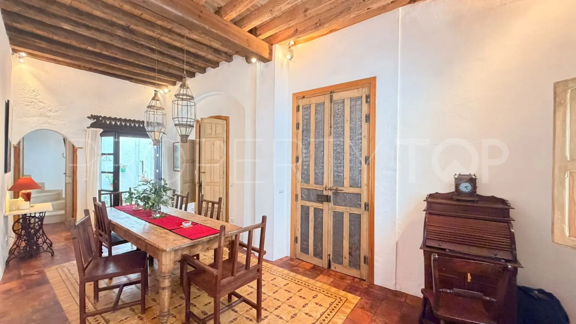 For sale town house in Casares Pueblo