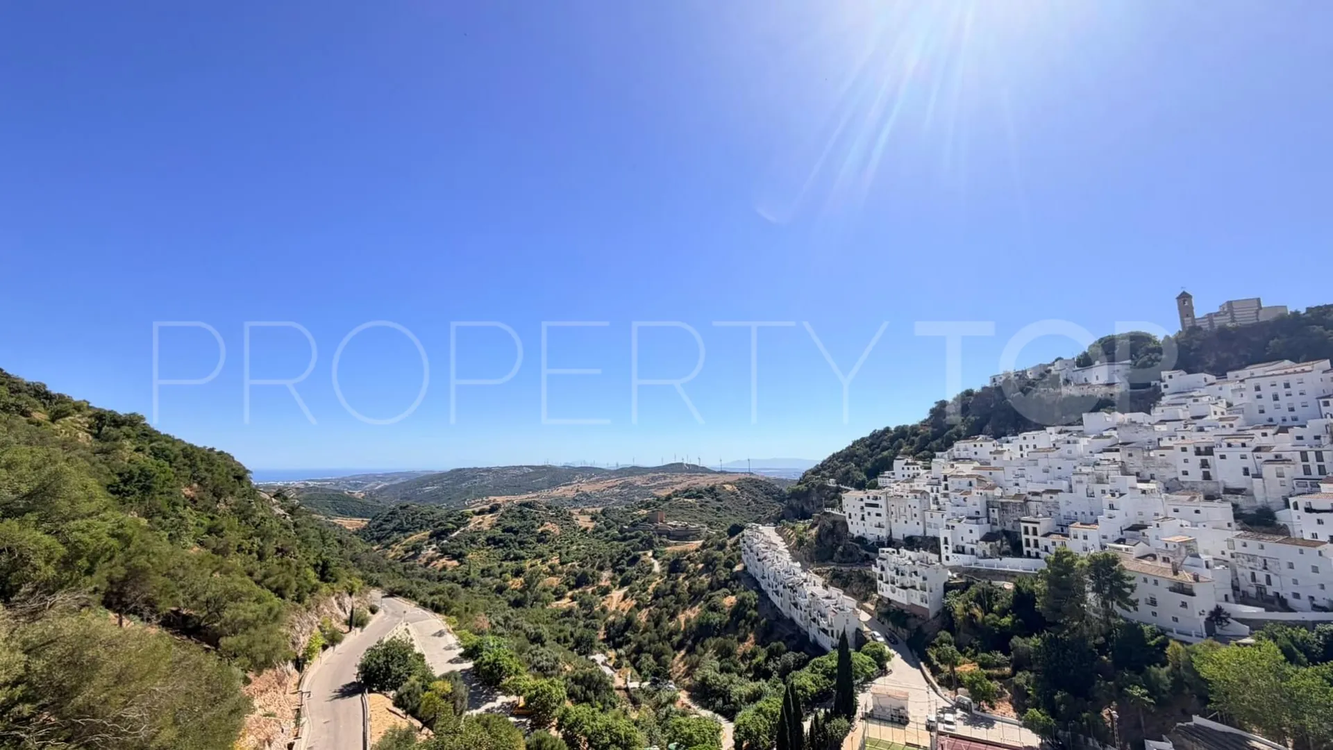 For sale town house in Casares Pueblo