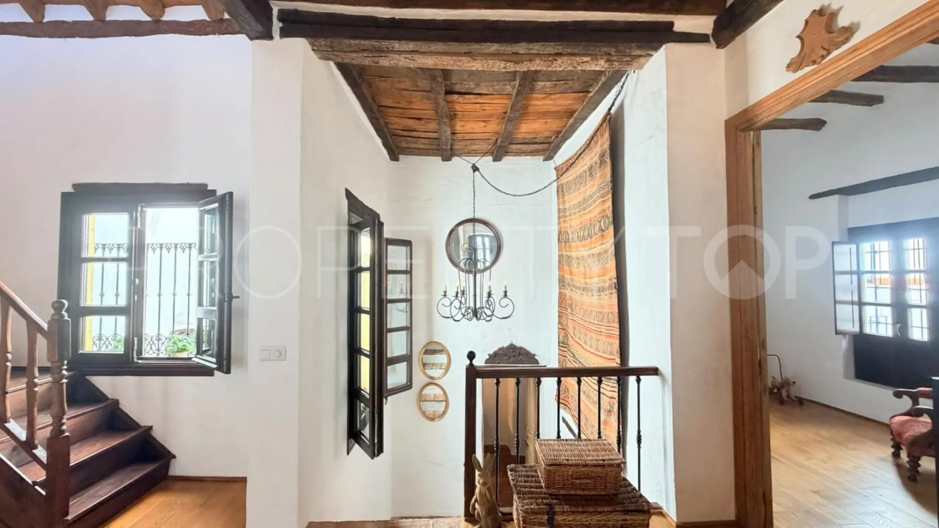 For sale town house in Casares Pueblo
