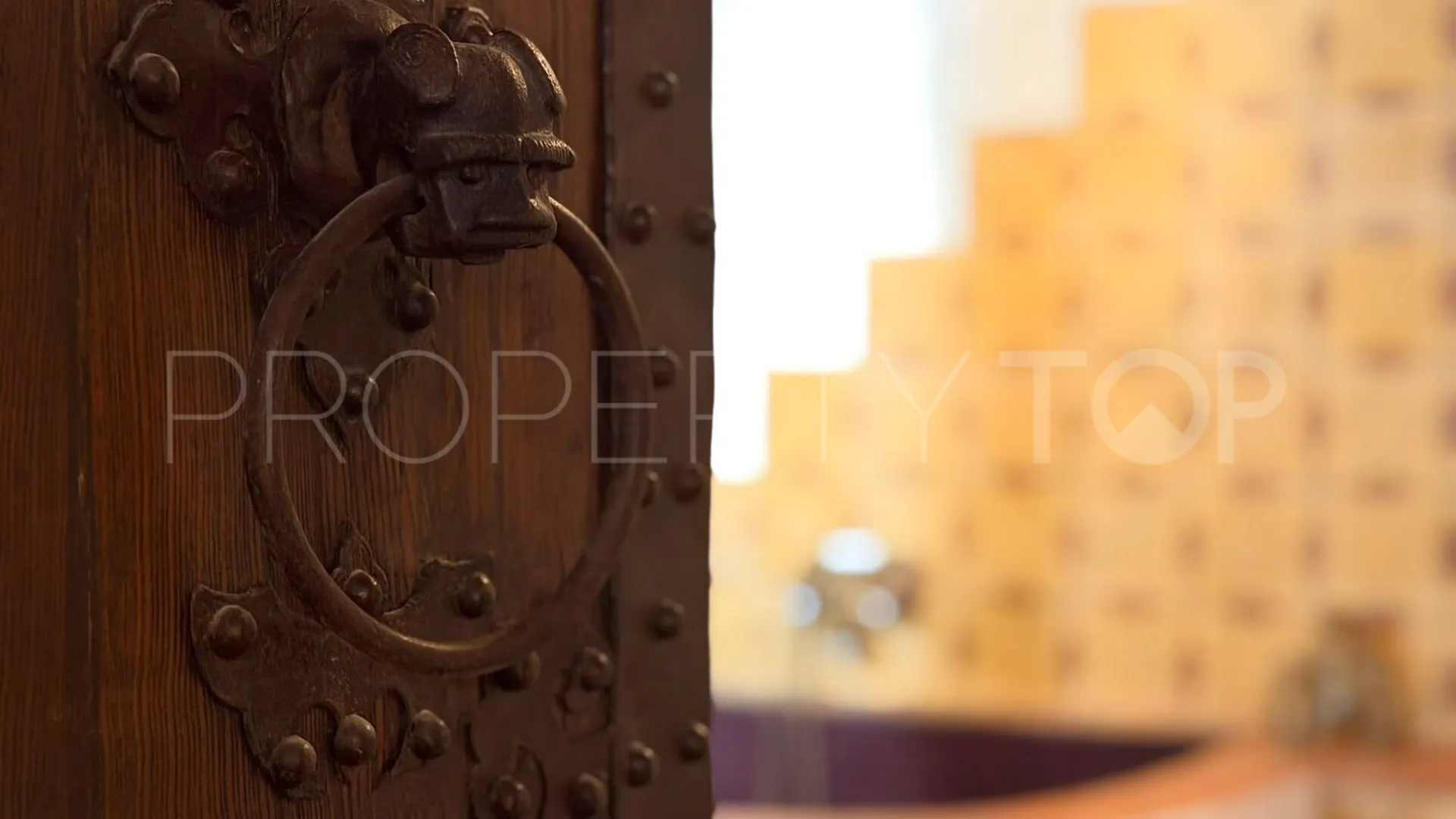 For sale town house in Casares Pueblo
