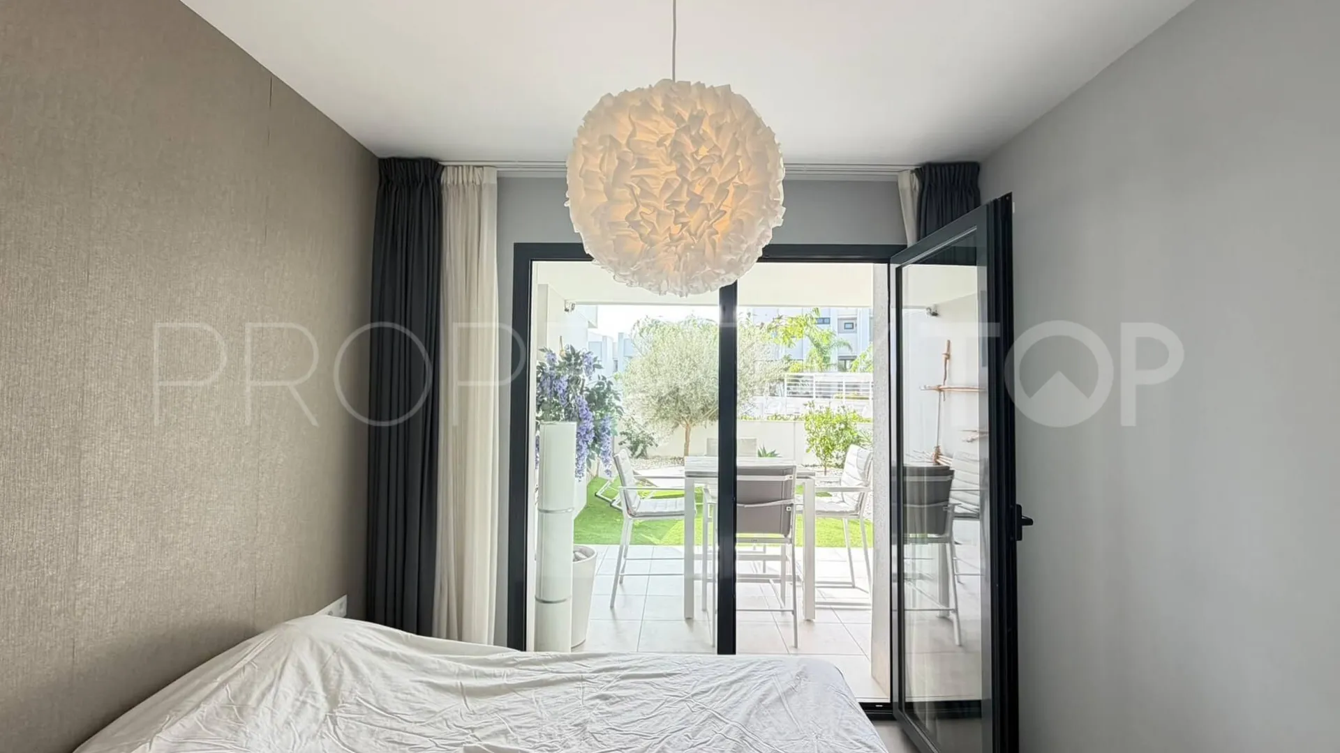 Apartamento planta baja en venta en Pure South
