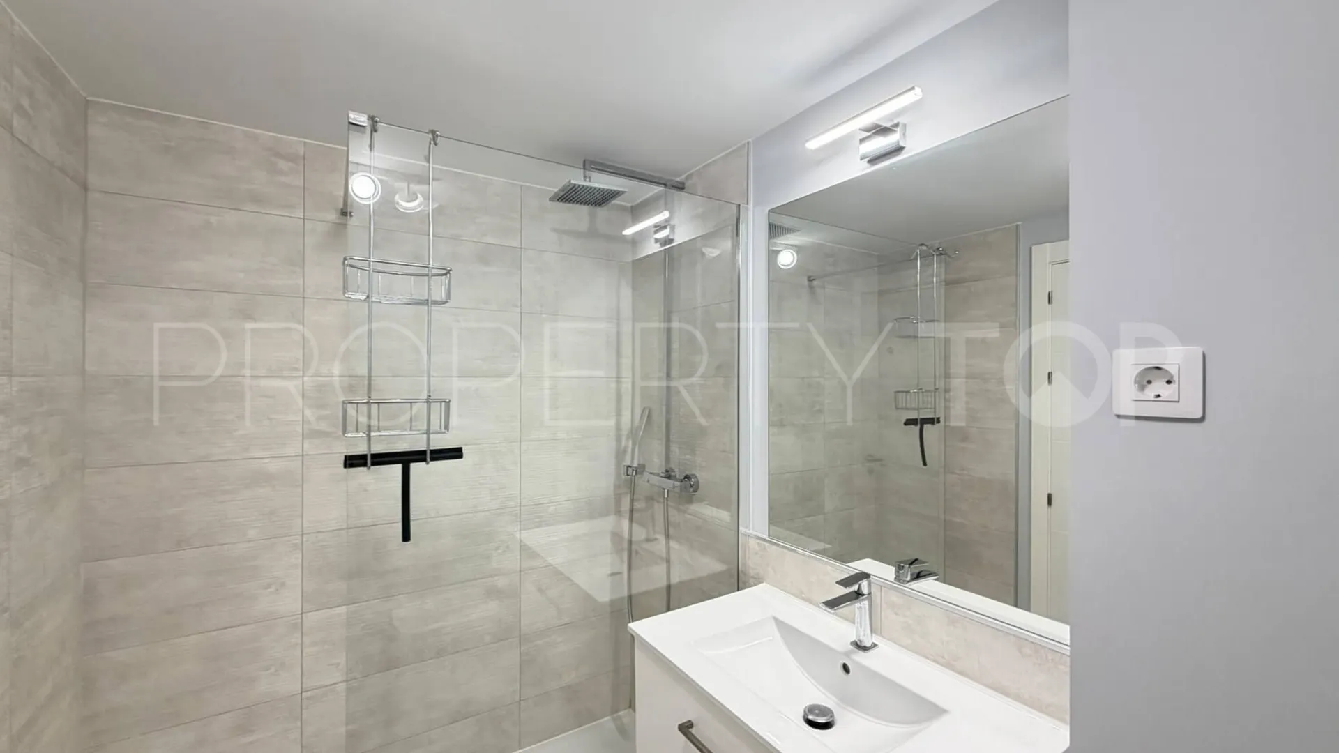 Apartamento planta baja en venta en Pure South