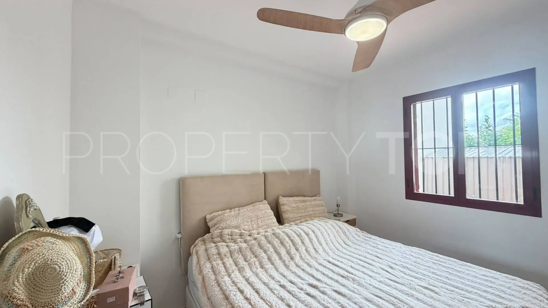Apartamento planta baja a la venta con 2 dormitorios en Bahia de Casares