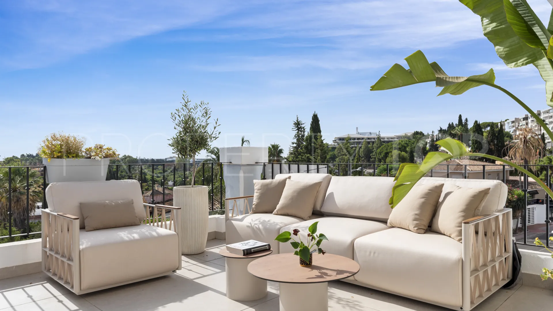 For sale Nueva Andalucia duplex penthouse