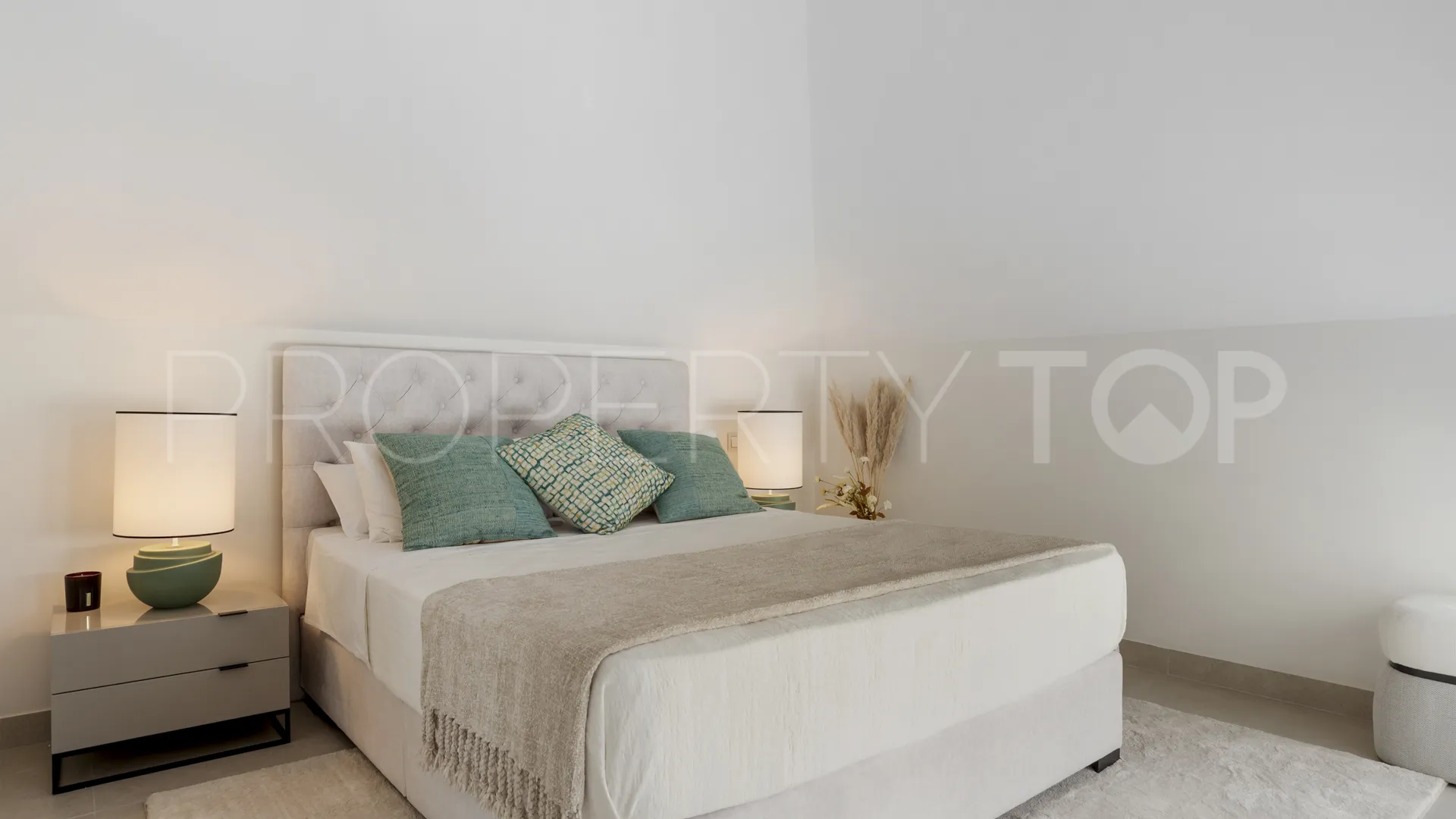 For sale Nueva Andalucia duplex penthouse