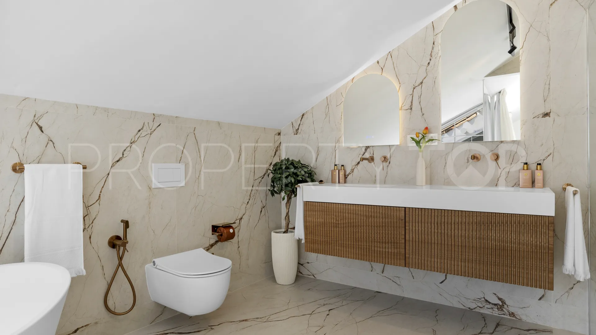 For sale Nueva Andalucia duplex penthouse