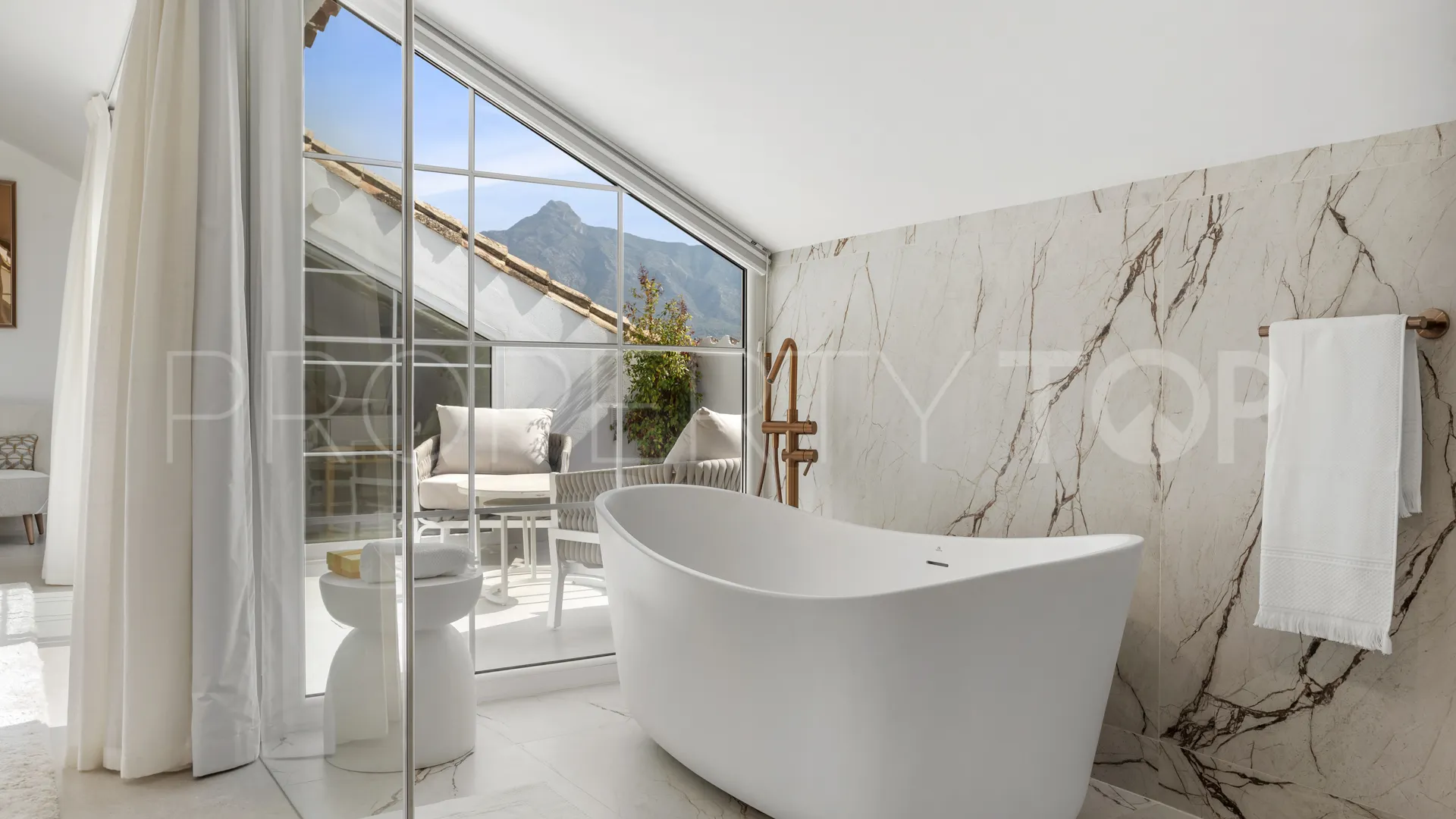 For sale Nueva Andalucia duplex penthouse