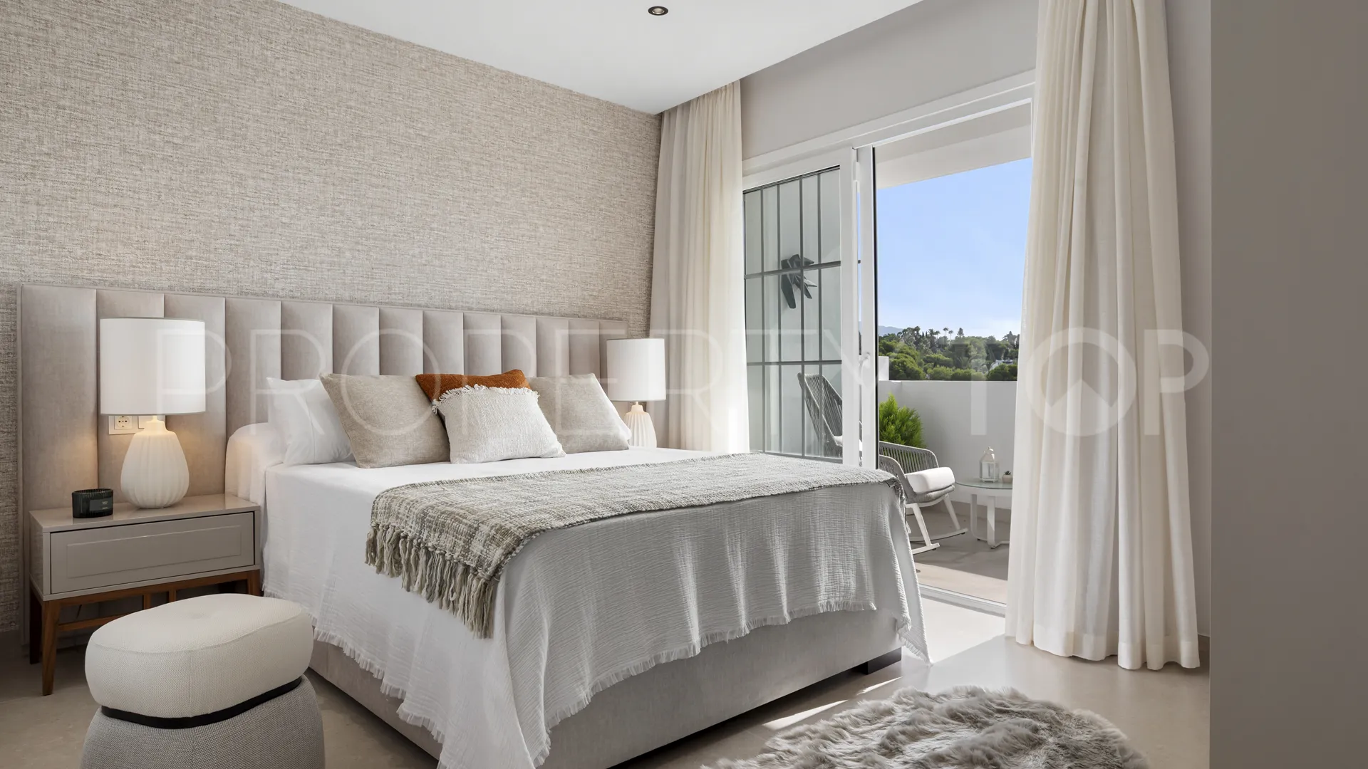 For sale Nueva Andalucia duplex penthouse