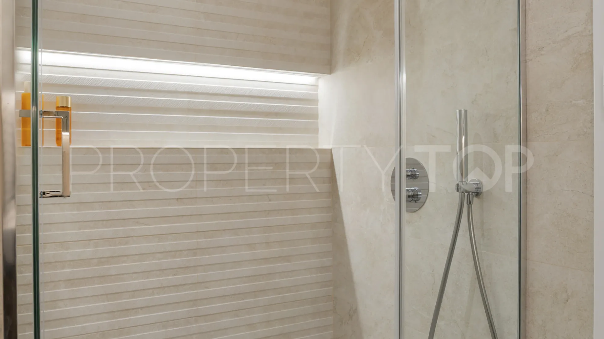 For sale Nueva Andalucia duplex penthouse