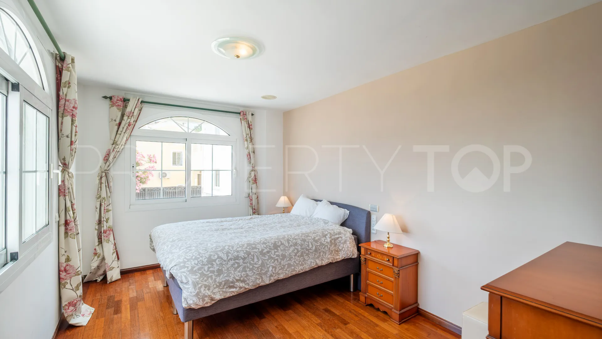 For sale villa in Benalmadena with 5 bedrooms