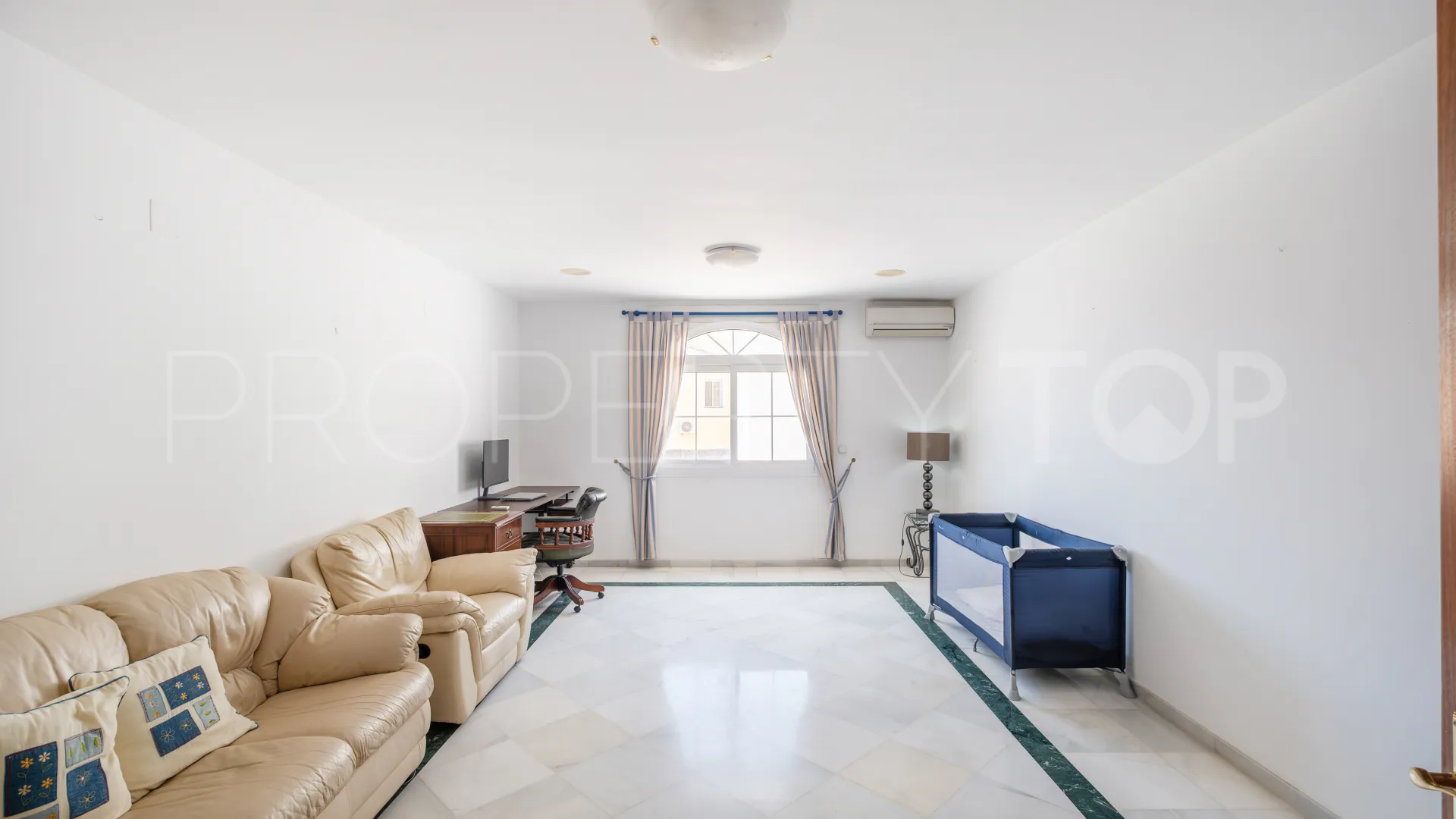 For sale villa in Benalmadena with 5 bedrooms
