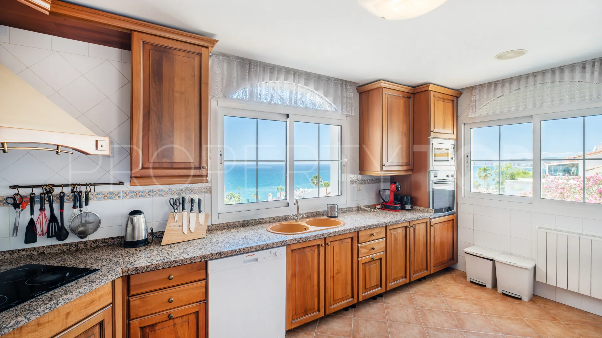 For sale villa in Benalmadena with 5 bedrooms