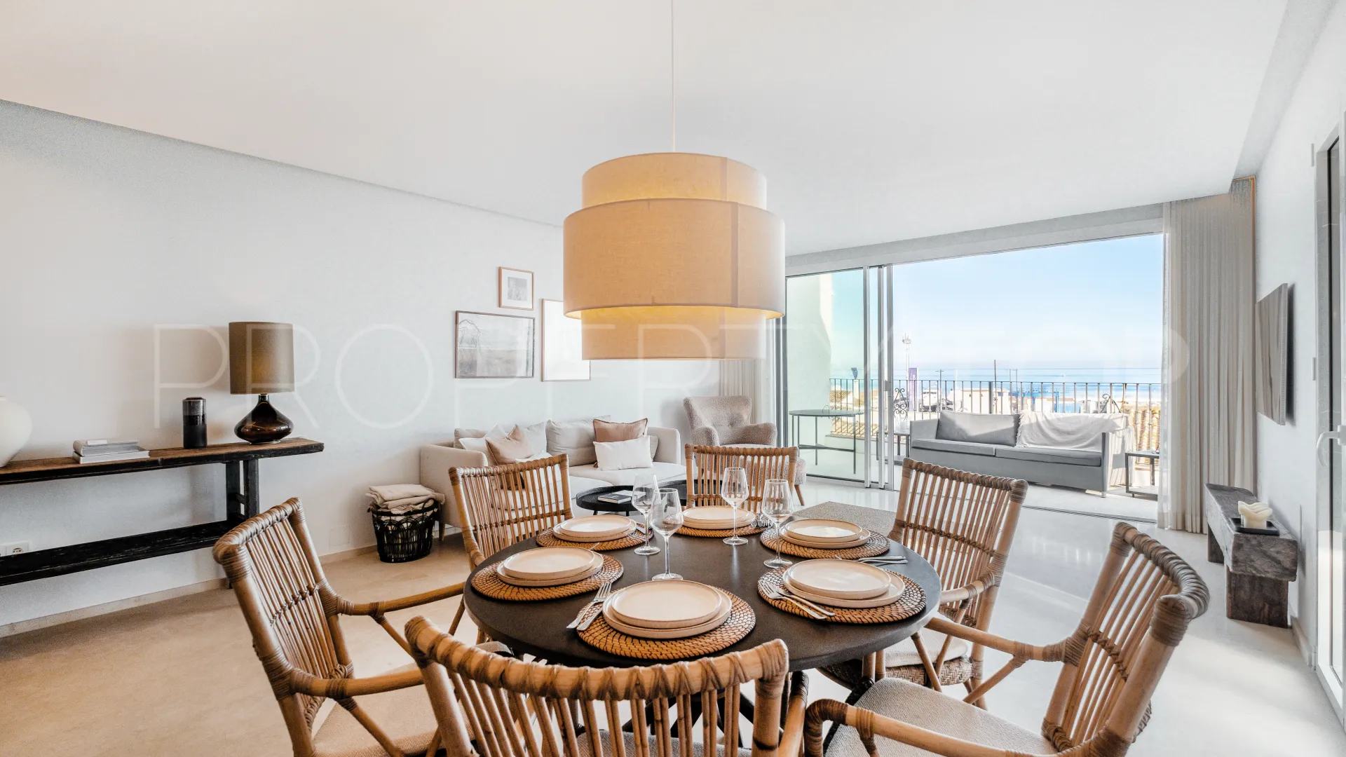 Buy penthouse with 2 bedrooms in Marbella - Puerto Banus