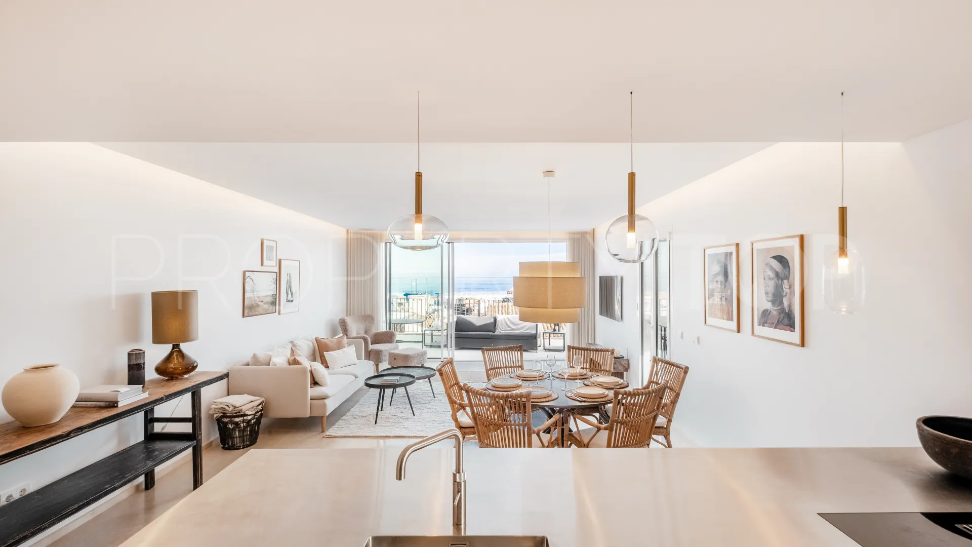 Buy penthouse with 2 bedrooms in Marbella - Puerto Banus