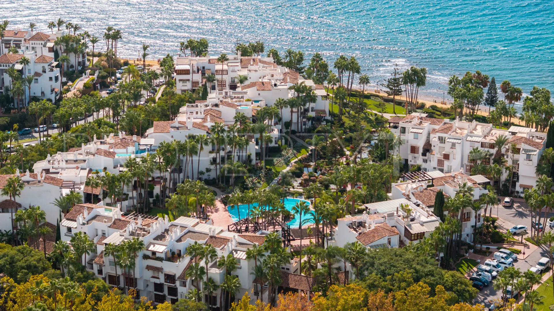 Comprar apartamento planta baja con 3 dormitorios en Marbella Golden Mile