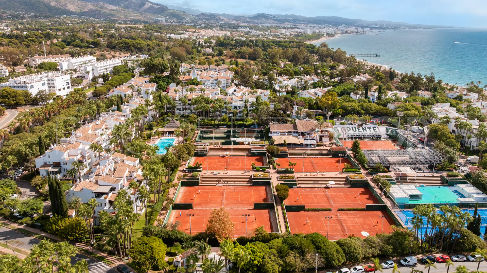 Comprar apartamento planta baja con 3 dormitorios en Marbella Golden Mile