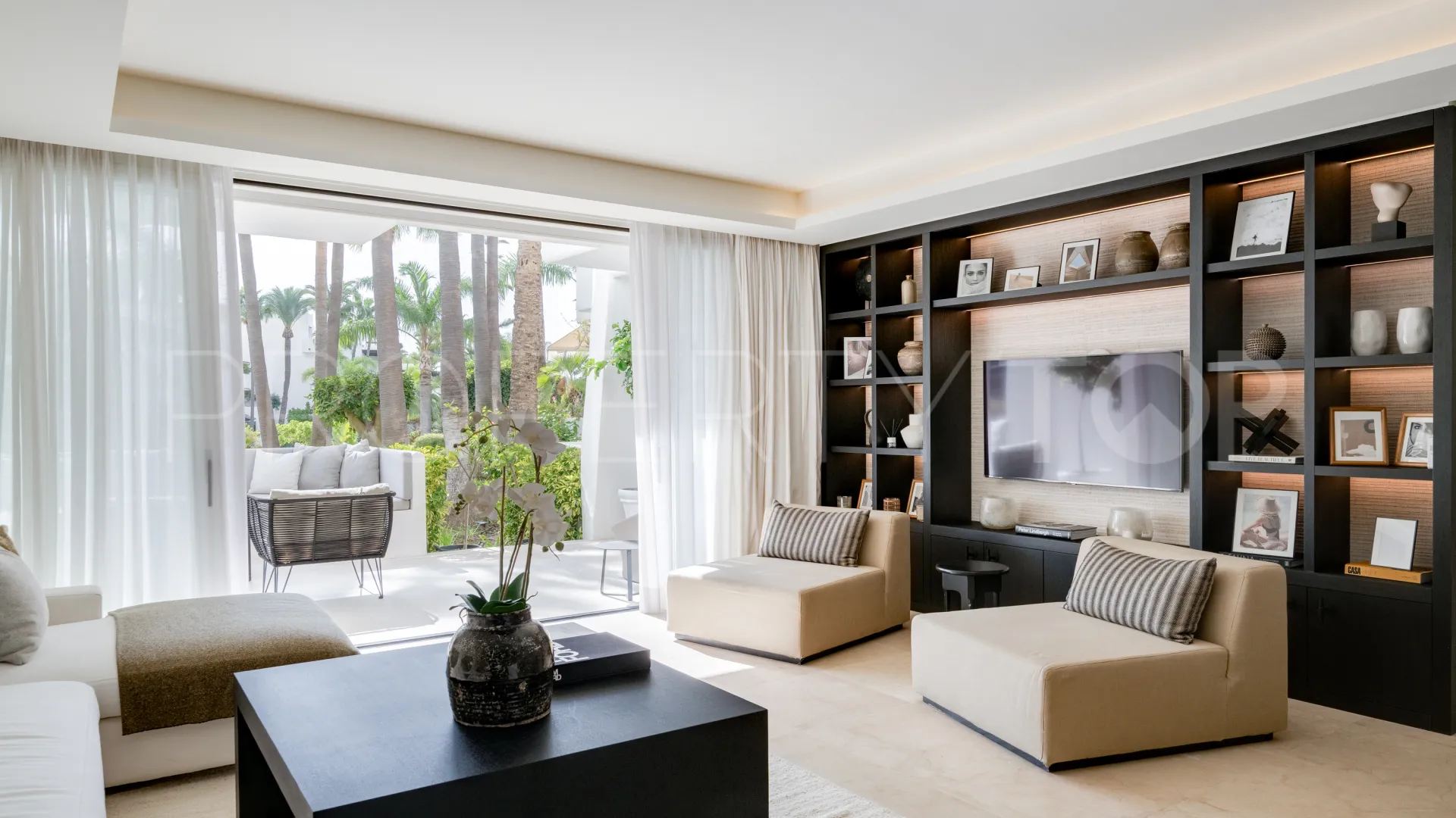 Comprar apartamento planta baja con 3 dormitorios en Marbella Golden Mile