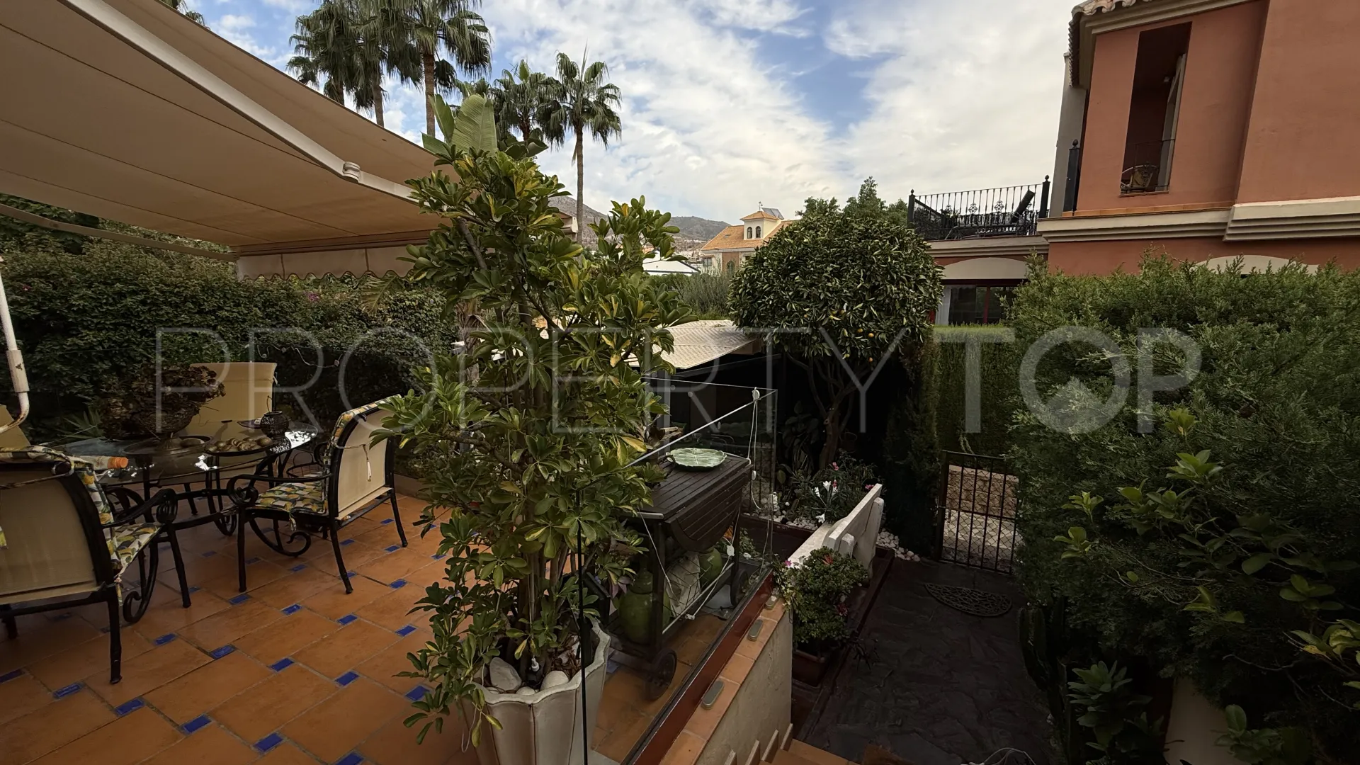 For sale Benalmadena Costa 5 bedrooms semi detached villa