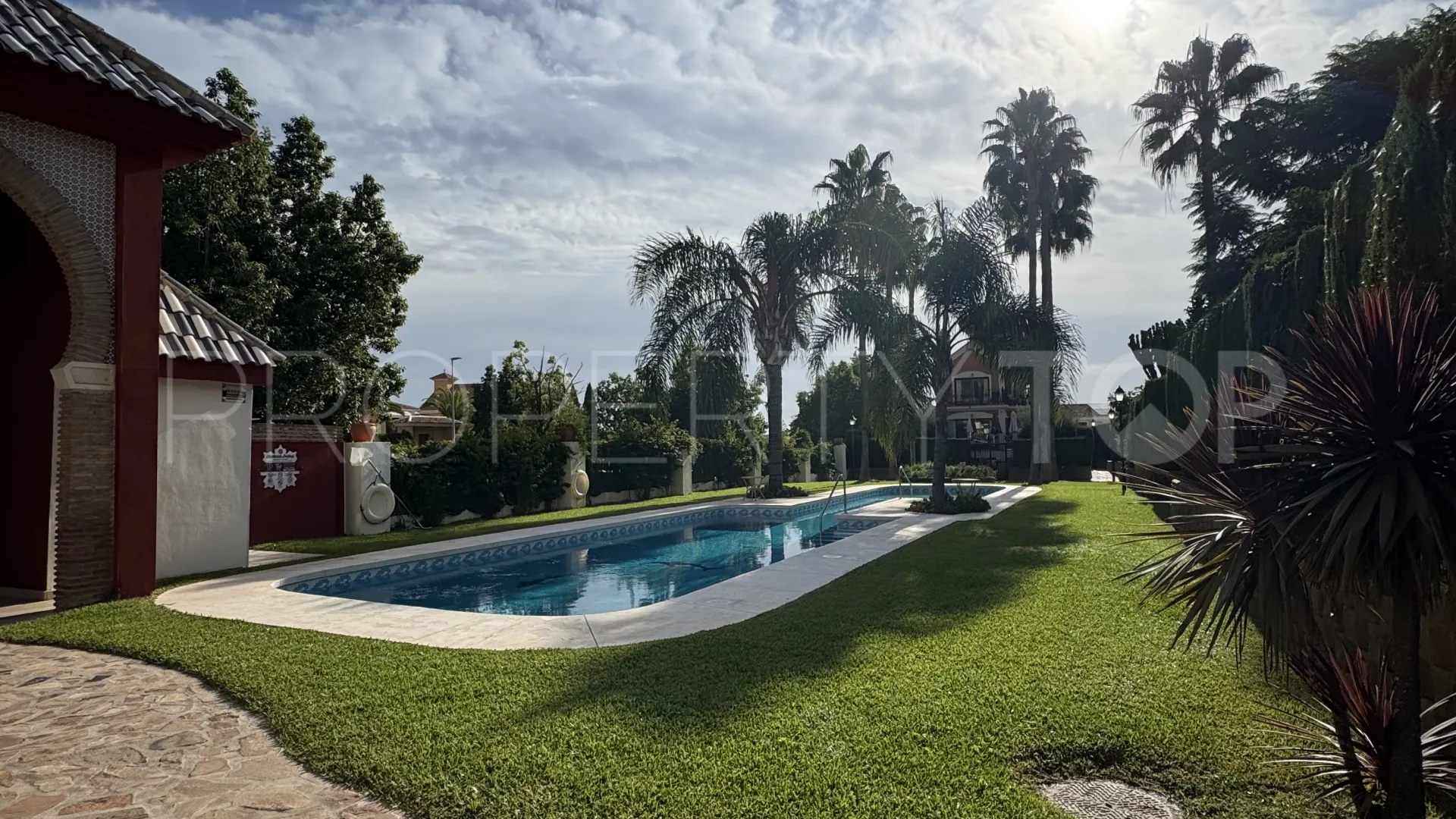 For sale Benalmadena Costa 5 bedrooms semi detached villa