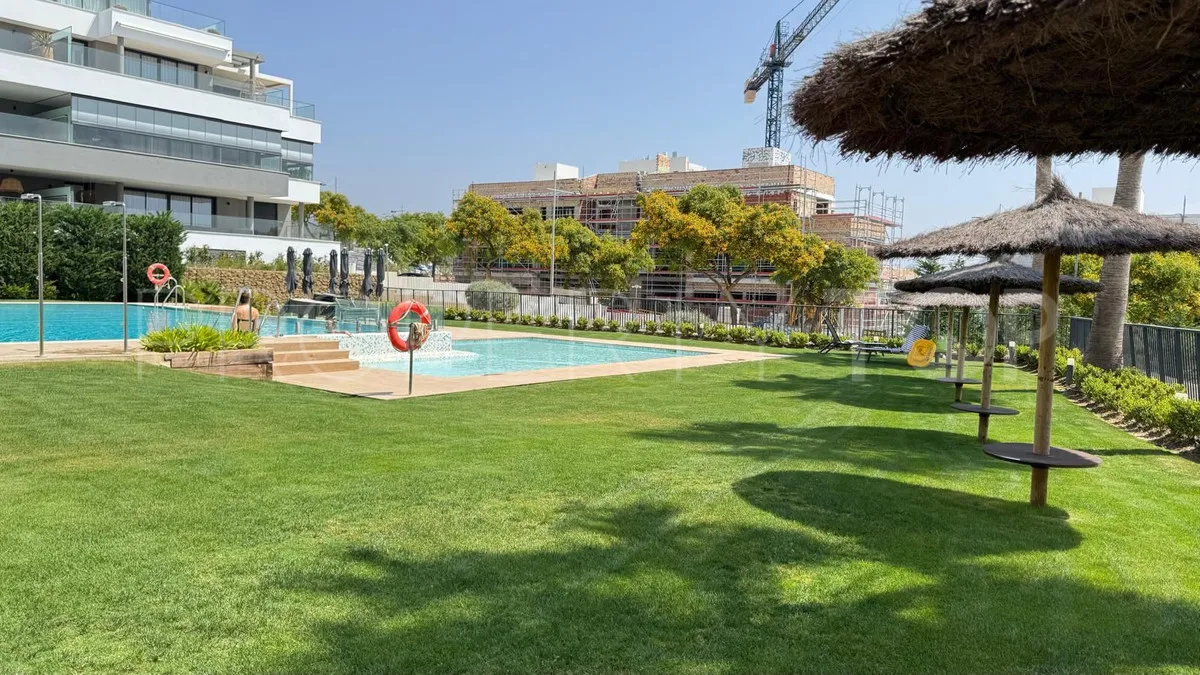 3 bedrooms apartment in Estepona for sale