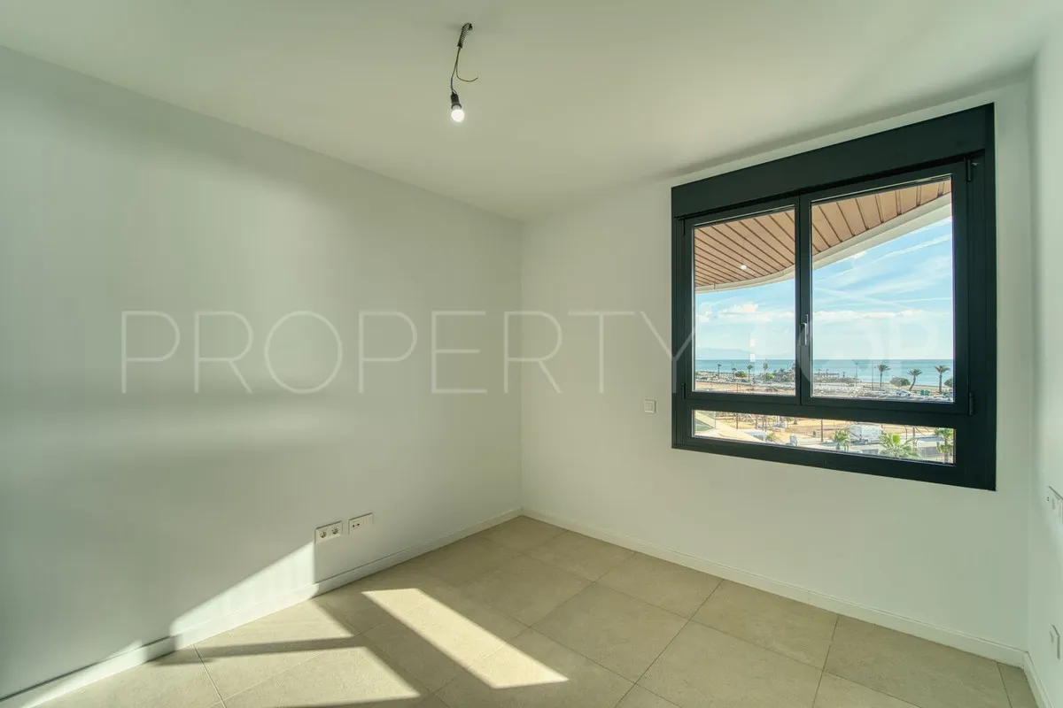 Se vende apartamento con 3 dormitorios en Torremolinos