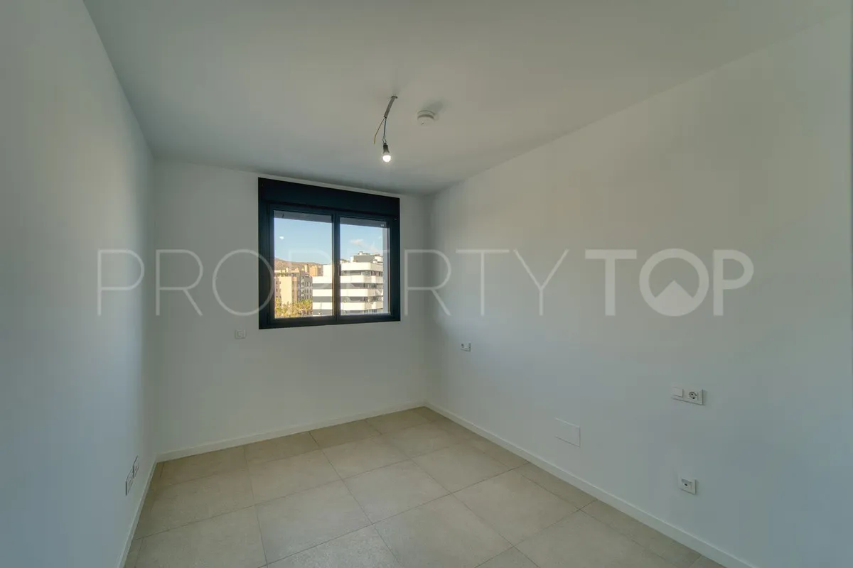 Se vende apartamento con 3 dormitorios en Torremolinos