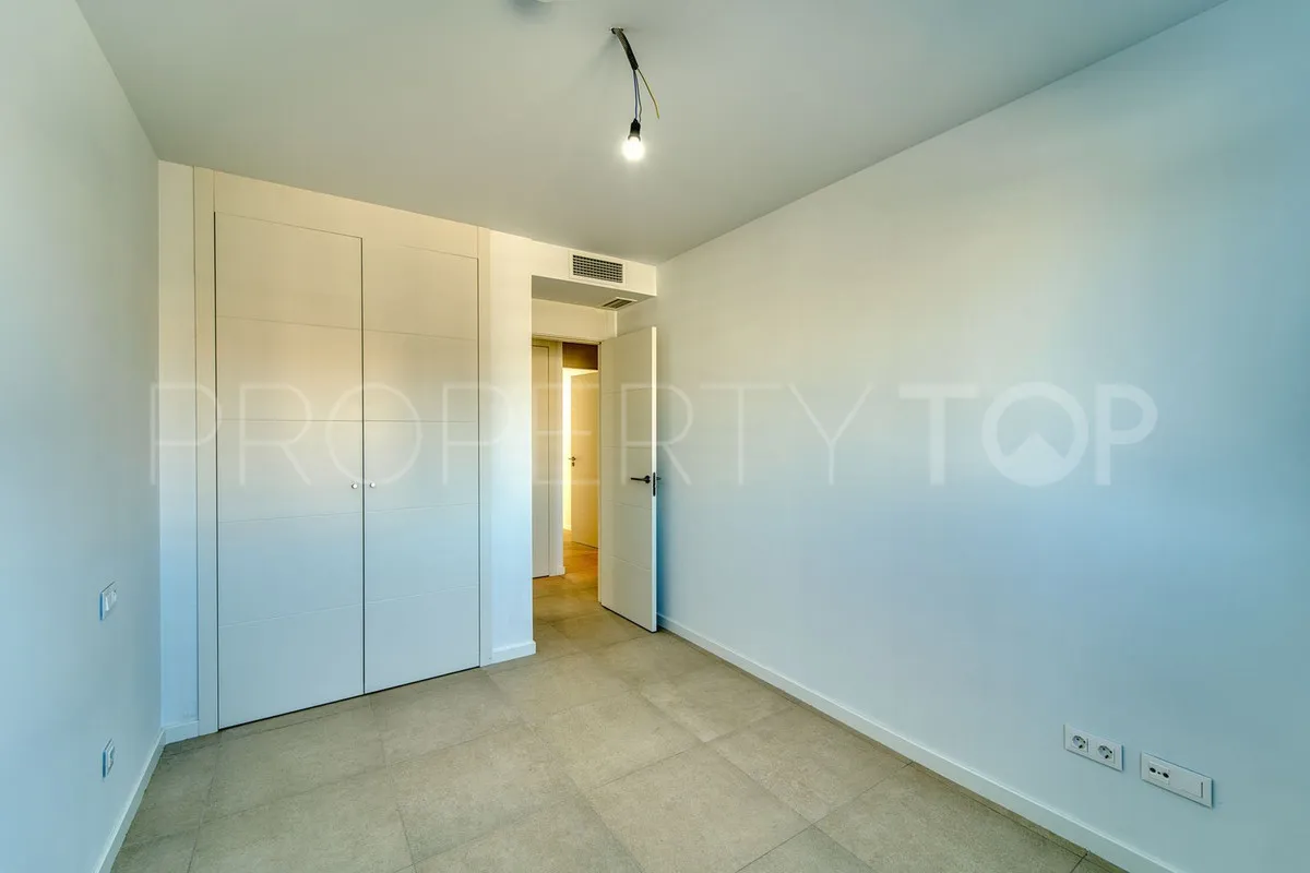 Se vende apartamento con 3 dormitorios en Torremolinos