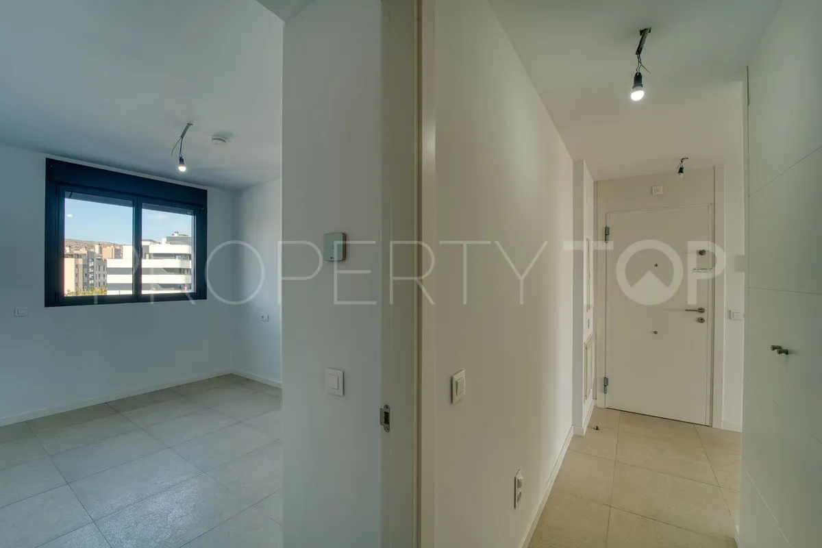 Se vende apartamento con 3 dormitorios en Torremolinos