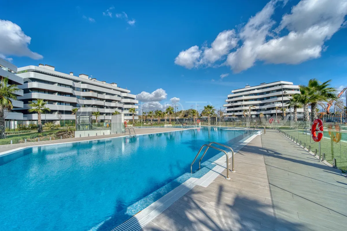 Se vende apartamento con 3 dormitorios en Torremolinos