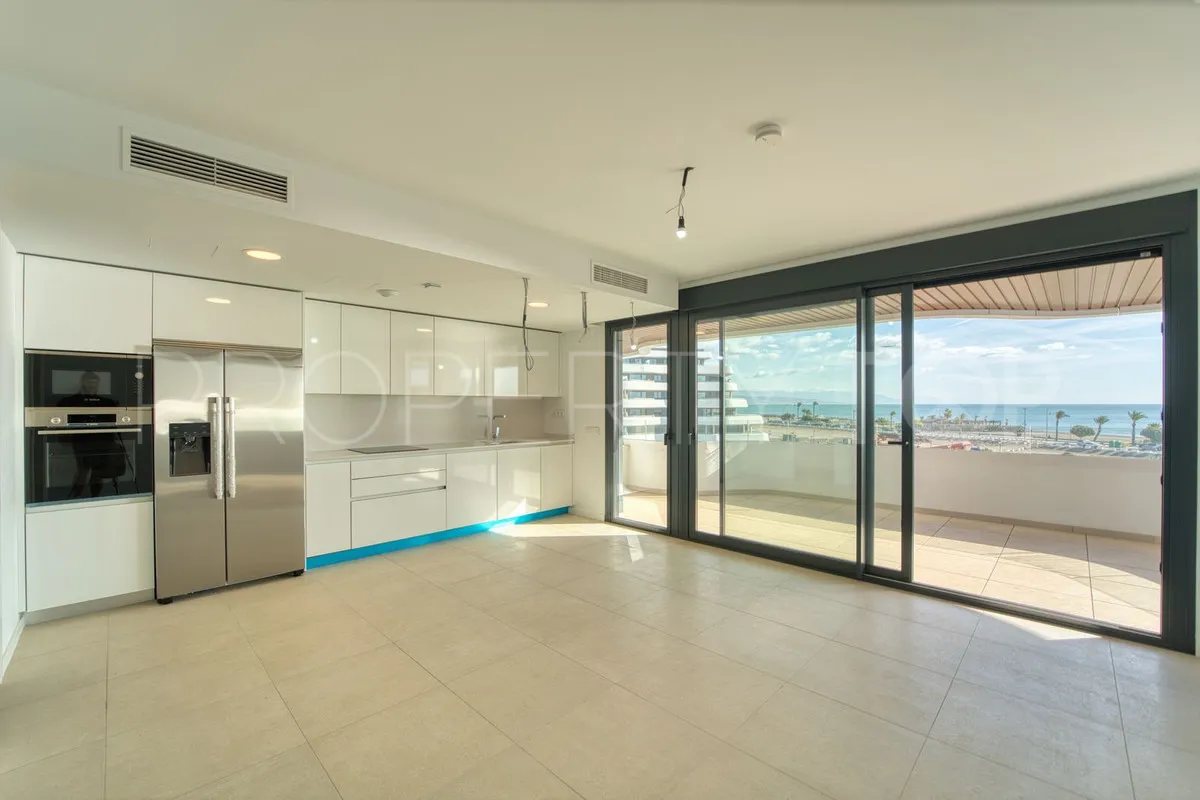 Se vende apartamento con 3 dormitorios en Torremolinos