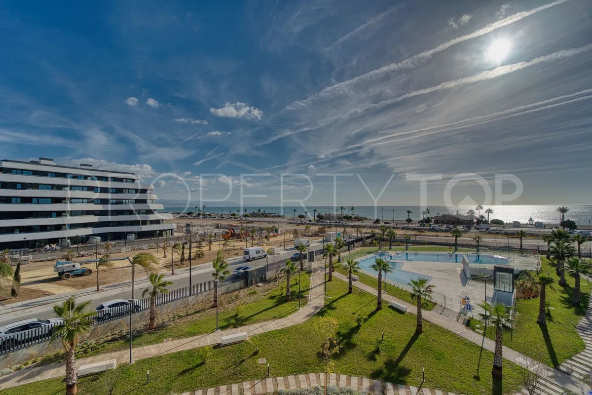 Se vende apartamento con 3 dormitorios en Torremolinos