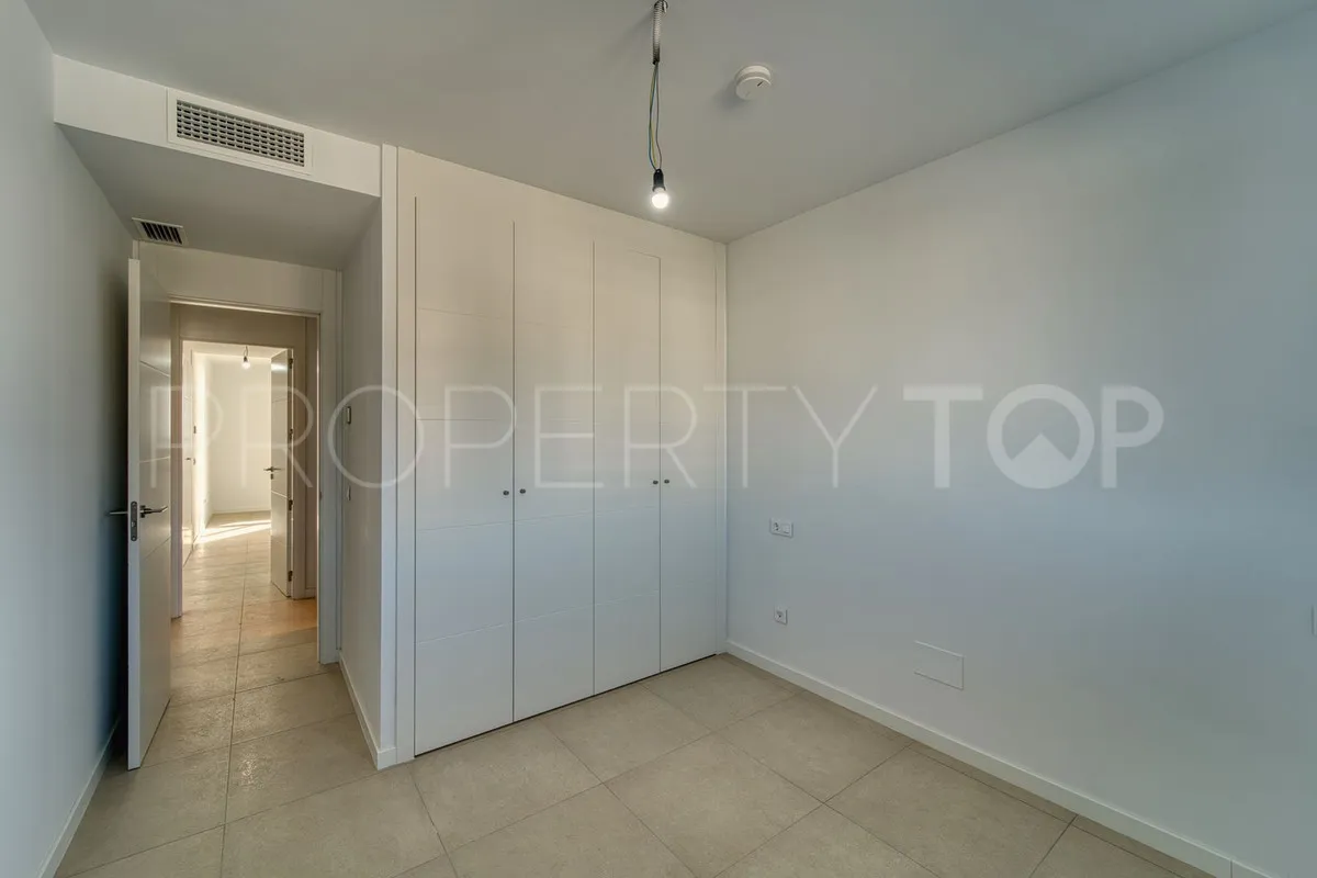 Se vende apartamento con 3 dormitorios en Torremolinos