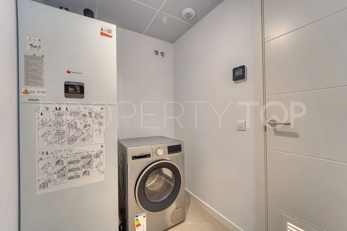Se vende apartamento con 3 dormitorios en Torremolinos