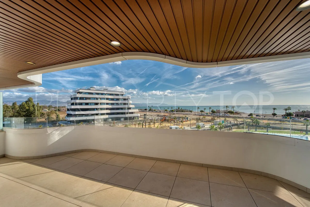 Se vende apartamento con 3 dormitorios en Torremolinos