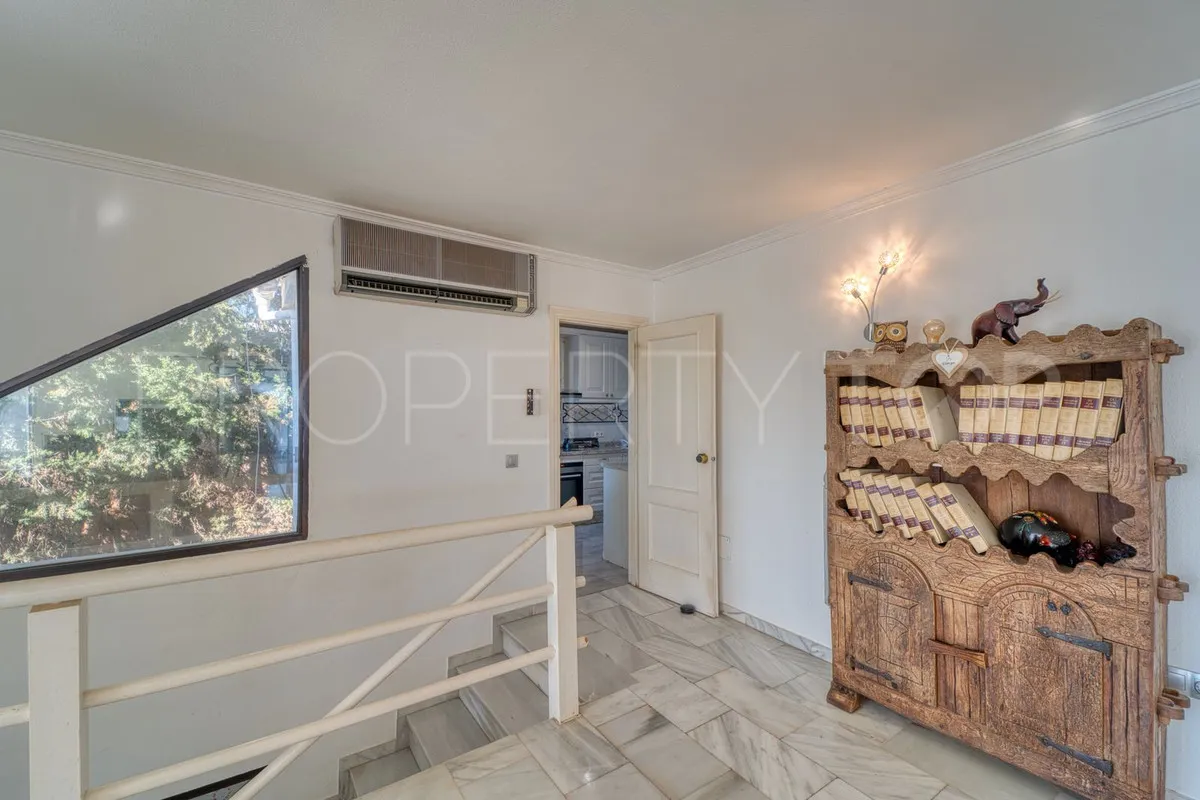 For sale villa in Nueva Andalucia with 4 bedrooms