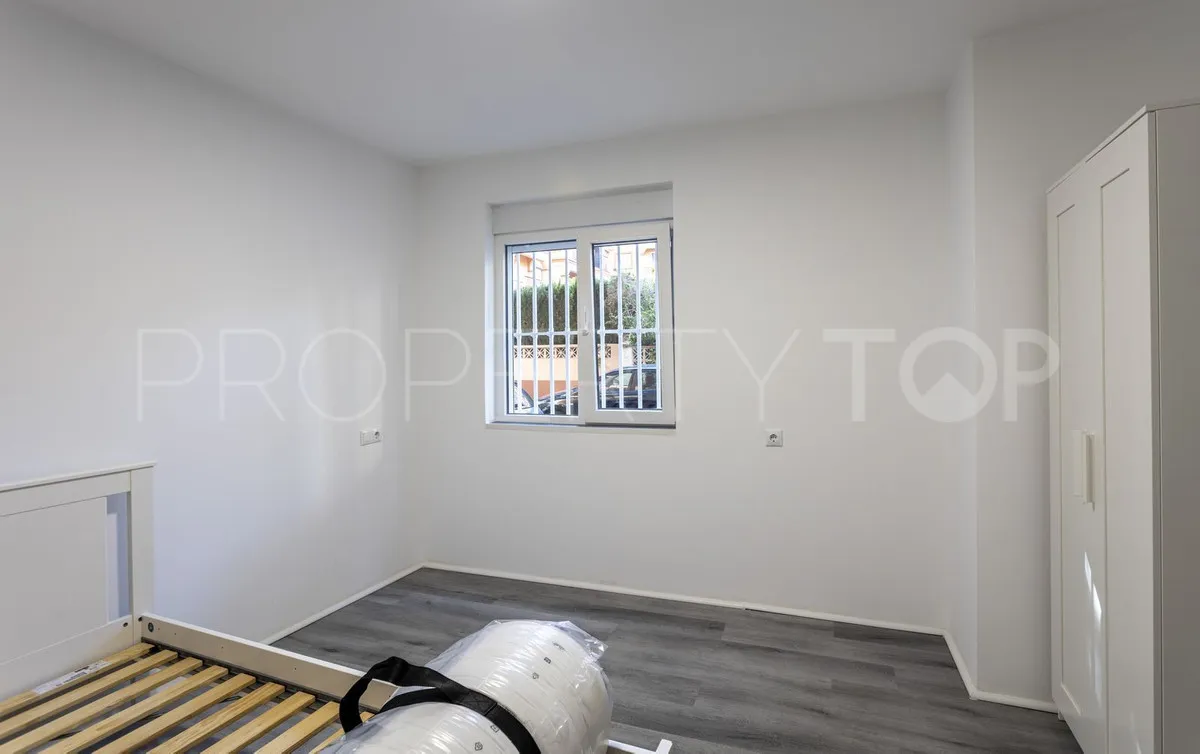 Apartamento planta baja con 2 dormitorios a la venta en Fuengirola