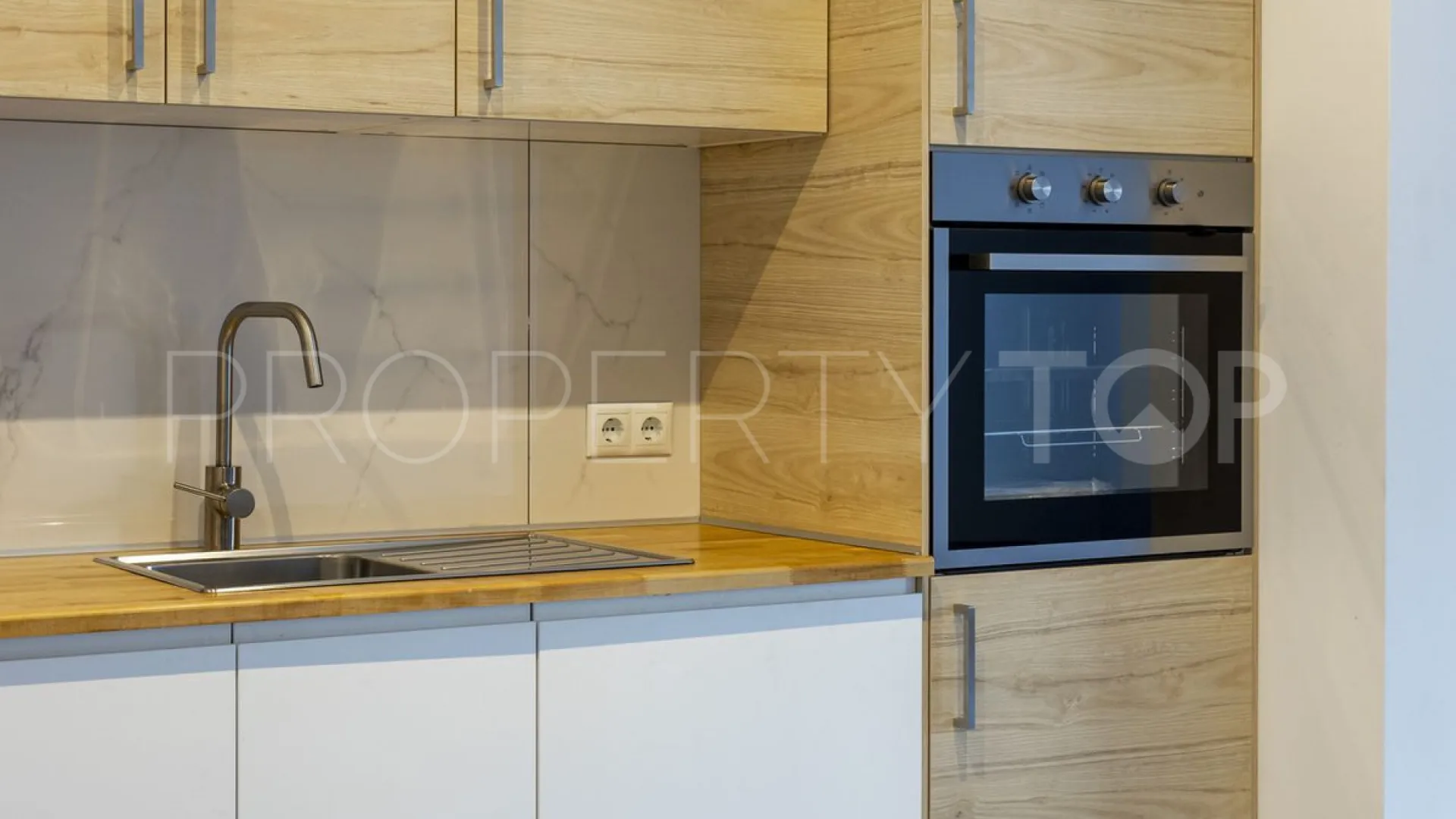 Apartamento planta baja con 2 dormitorios a la venta en Fuengirola