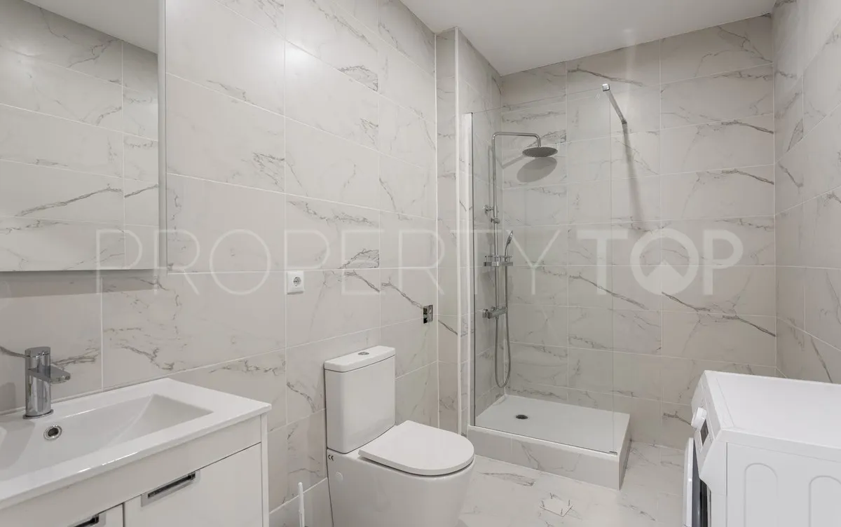 Apartamento planta baja con 2 dormitorios a la venta en Fuengirola