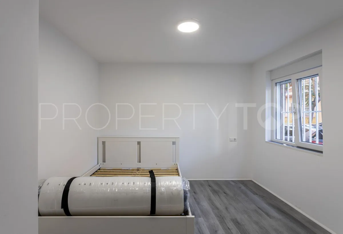 Apartamento planta baja con 2 dormitorios a la venta en Fuengirola
