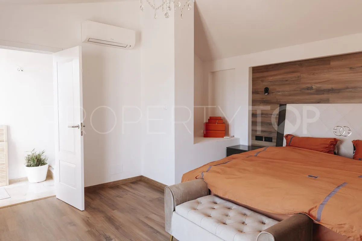 For sale Manilva penthouse with 4 bedrooms