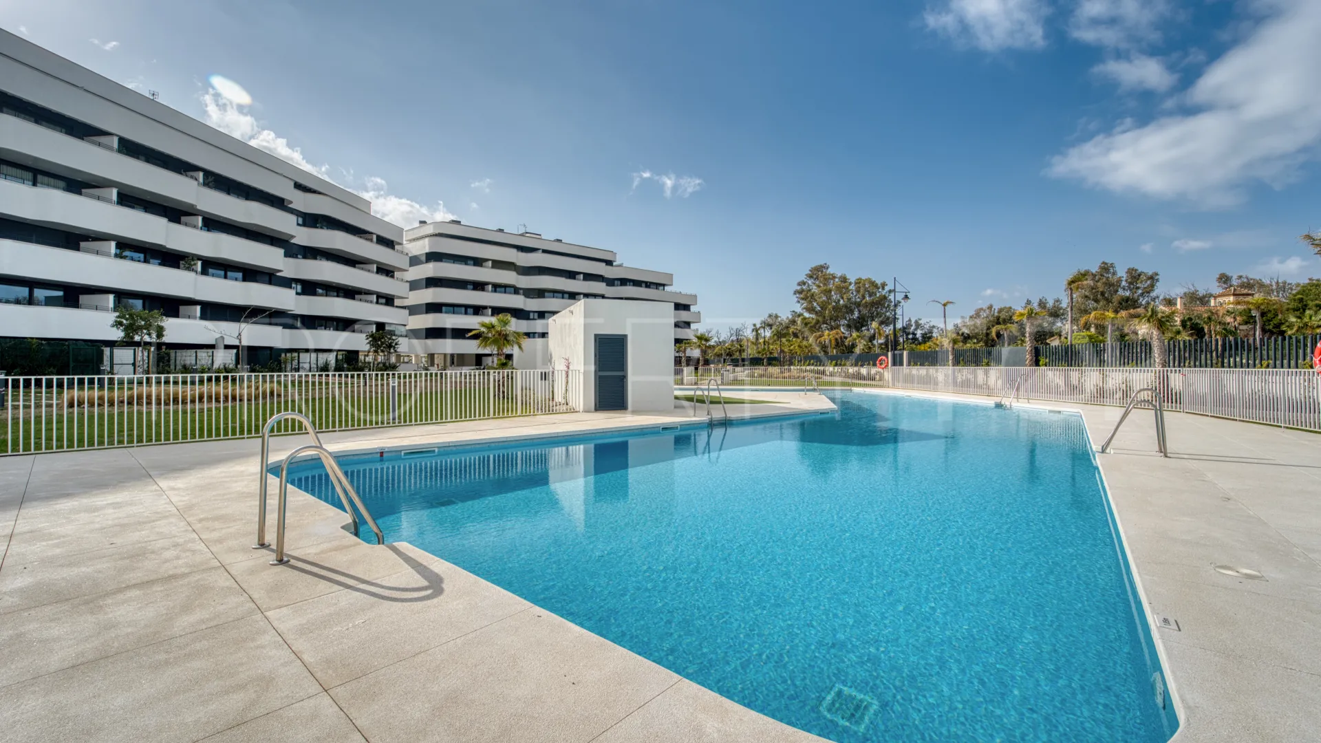 For sale ground floor apartment with 2 bedrooms in Torremolinos